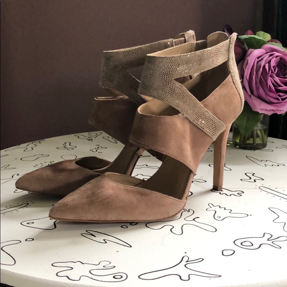 Tan strappy Vince Camuto pump